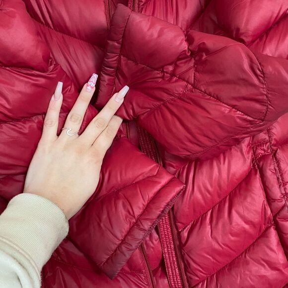 🍄 Calvin Klein Packable Lightweight Red Puffer Coat - Picture 8 of 8
